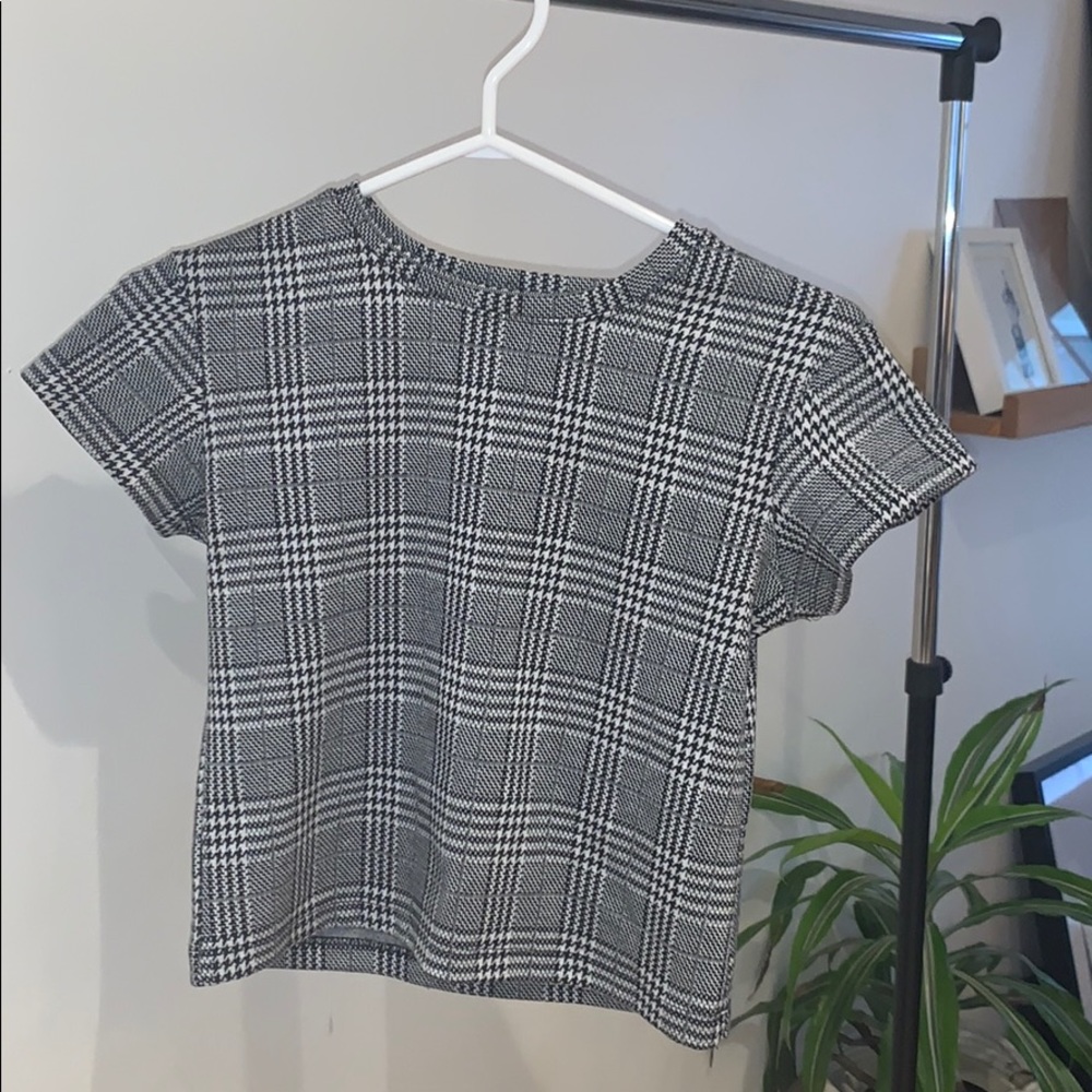 Brandy Melville cropped tee